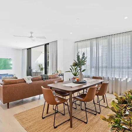 Luxe Oceanview Apartment In Palm Beach Gold Coast Exterior photo